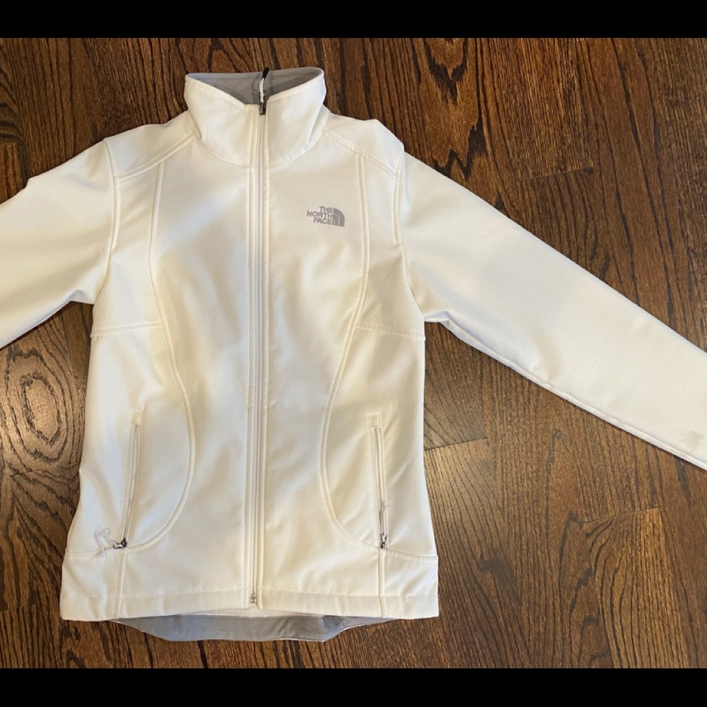 Women’s North Face Apex in size small